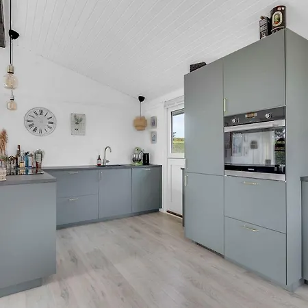 בית נופש North Funen Summer Idyll By The Water בוגנזה