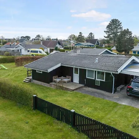 בית נופש North Funen Summer Idyll By The Water בוגנזה